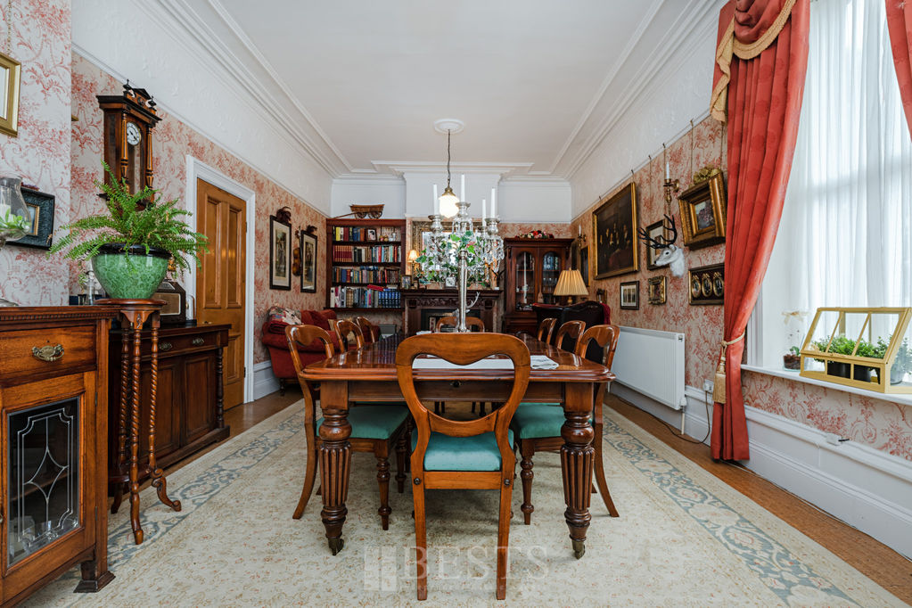 11 Weston Road